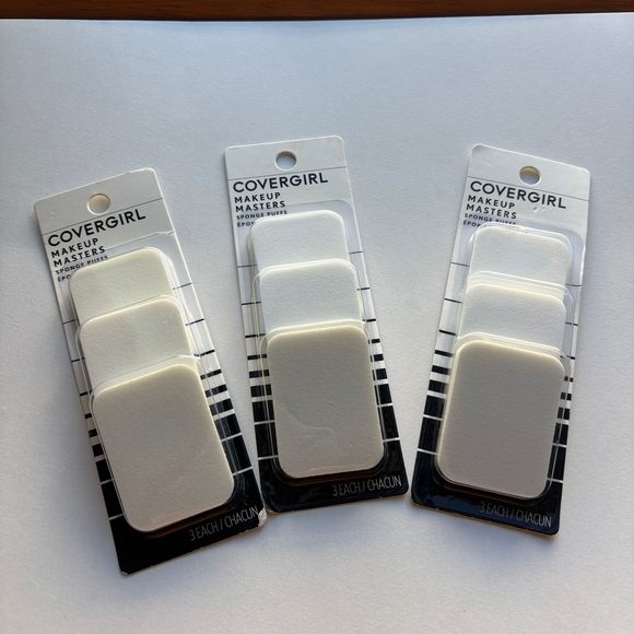 COVERGIRL Other - CoverGirl Makeup Masters Sponge Puffs